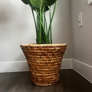 Natural Woven Planter Basket